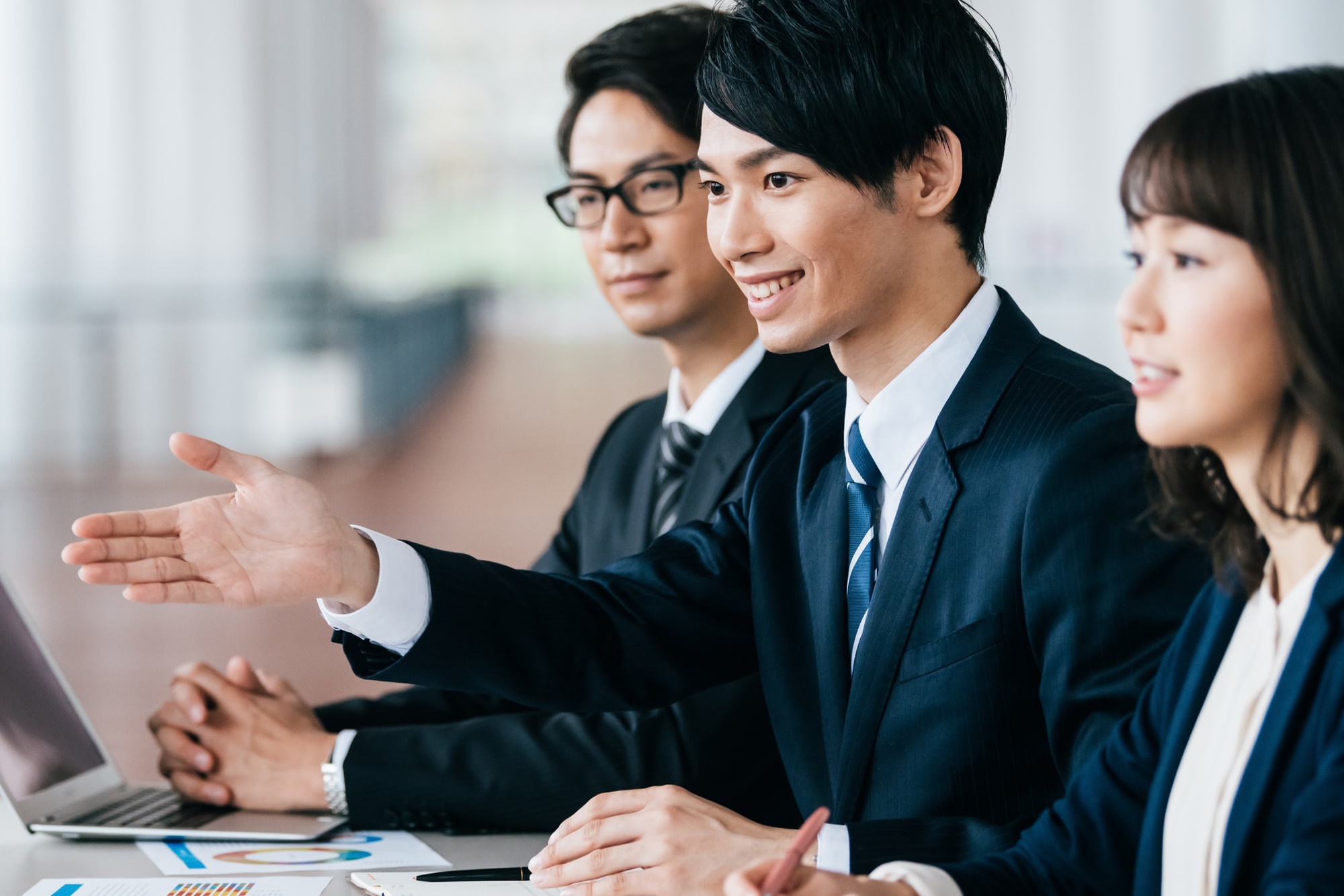 働き方改革で 事業主も社員も皆が笑顔になる助成金がある Workshift Design デスクネッツ ネオ 新しい働き方を考えるメディア