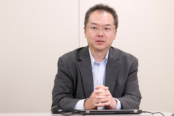 アイテップ株式会社 安達様