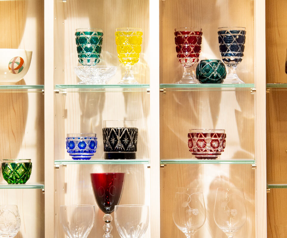 天文館に店を構える割烹石庵では薩摩切子で焼酎が飲める